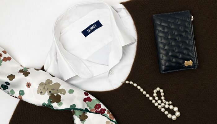 accessoire portefeuille porte-cartes sobriété qualité cuir femme