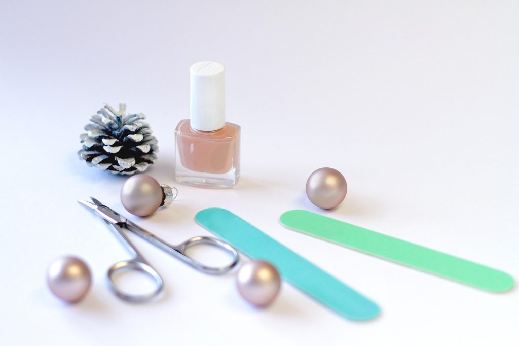 Base pour ongles : comprendre son rôle et son utilité en manucure